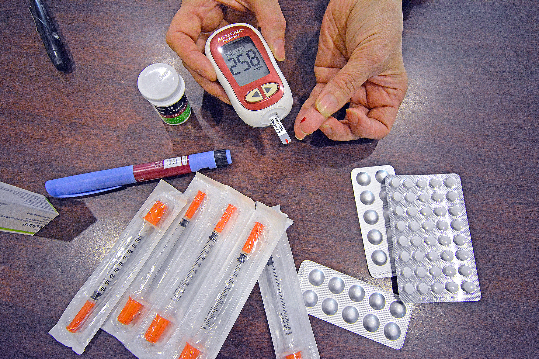 Hipertensión y diabetes principales causantes de cuadros graves de COVID-19